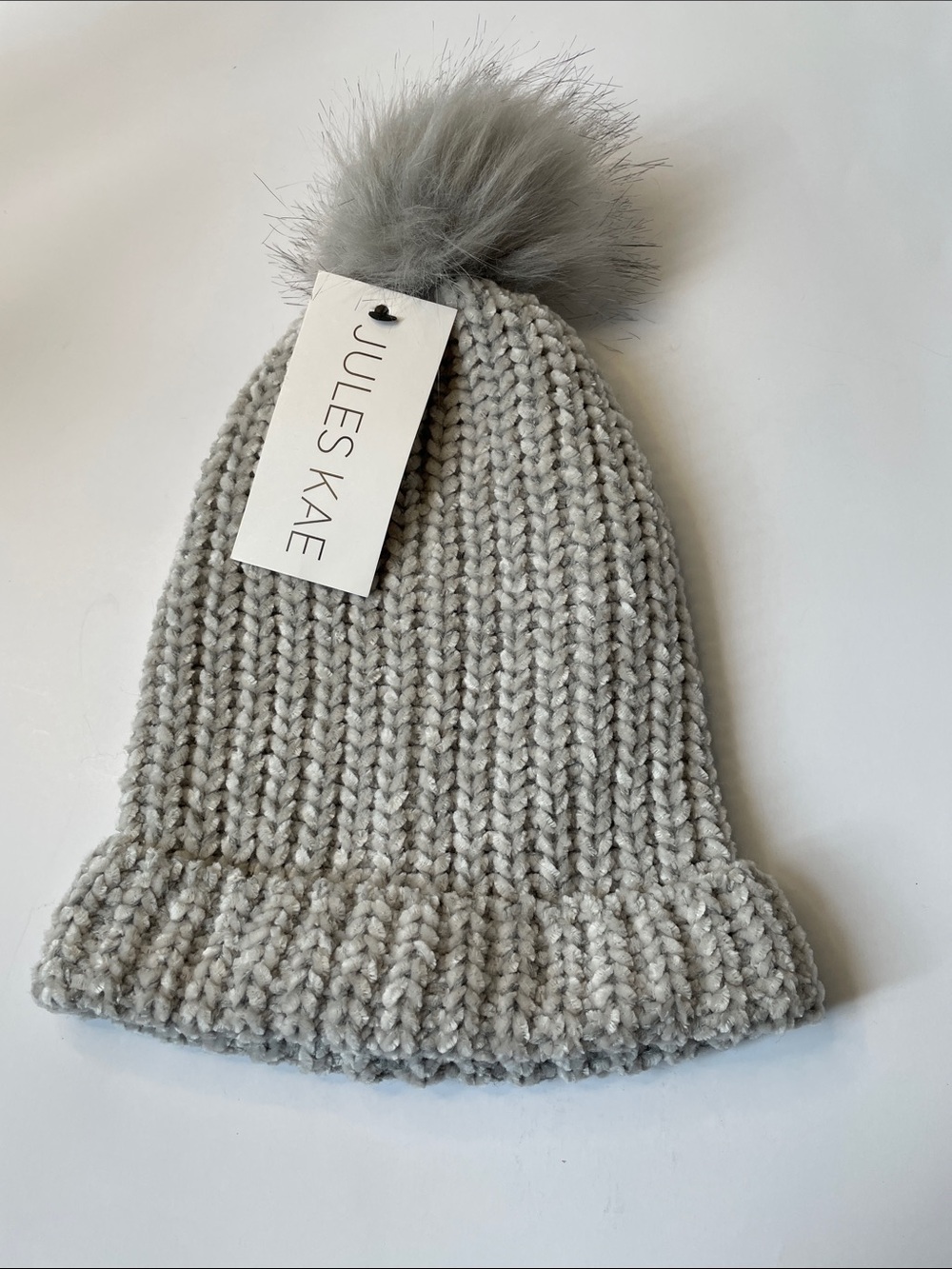 NWT Jules Kae Women's Light Gray Knit Pom Beanie